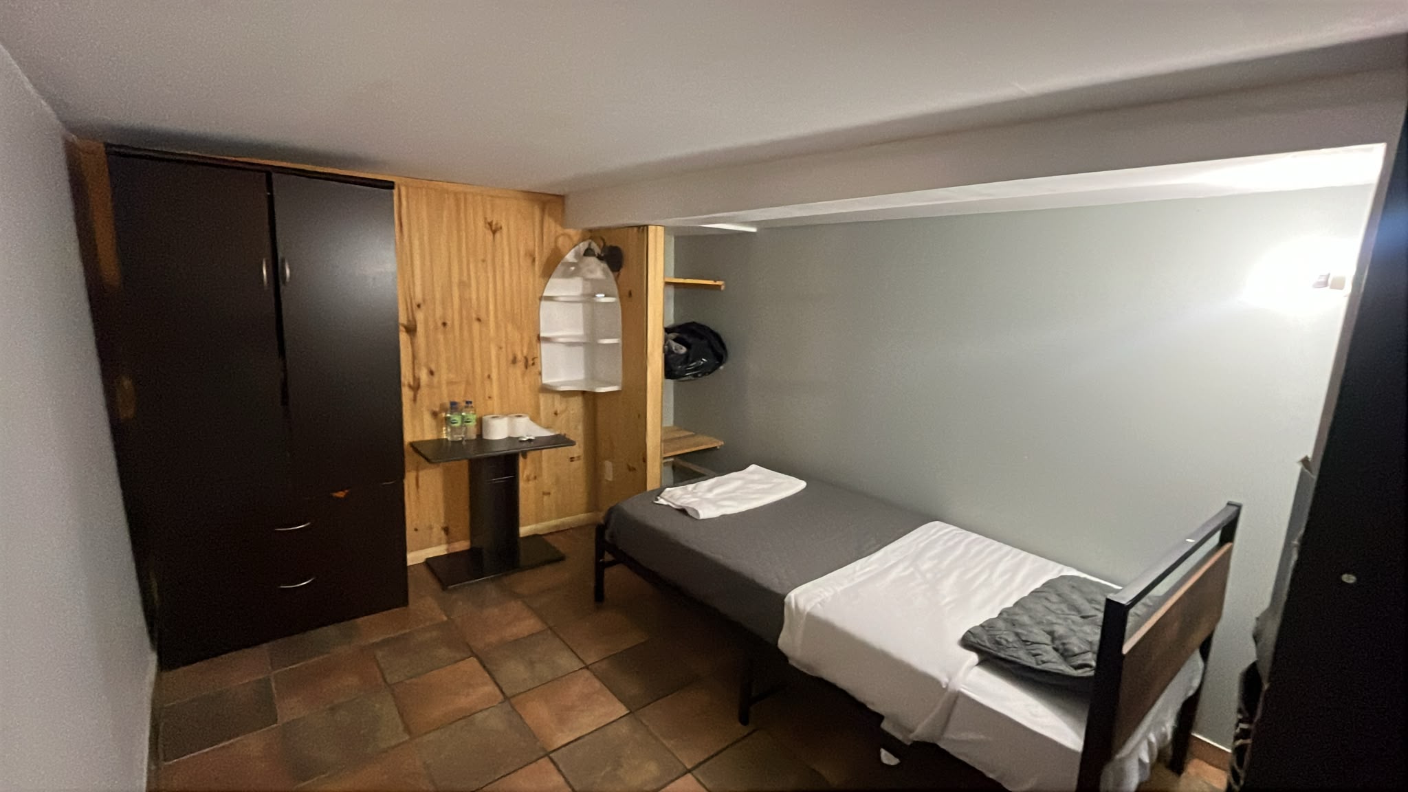 Le1226-Private Basement with WIFI and Free Parking - Image 9