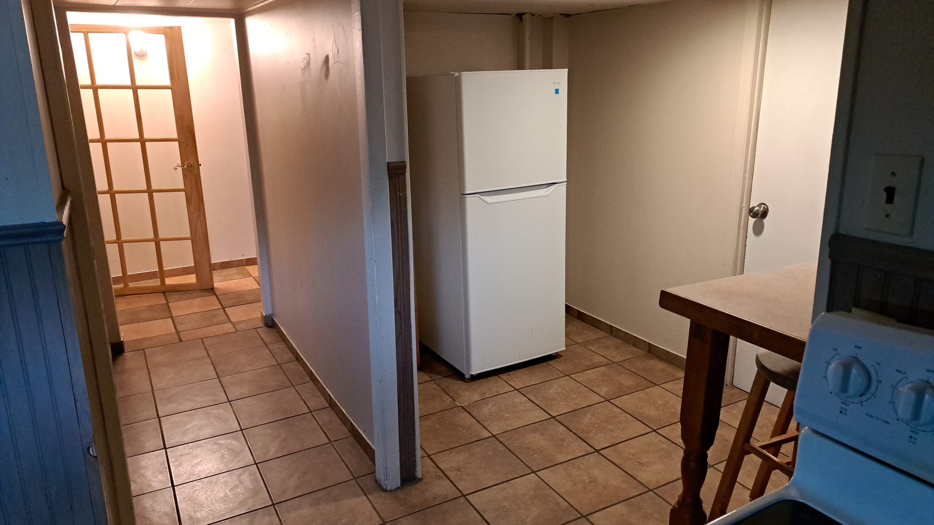 Le1226-Private Basement with WIFI and Free Parking - Image 6